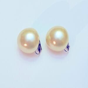 Vtg Earrings 50s Mid-Century Puffy Button Faux Pearl Clip-on Silver Tone